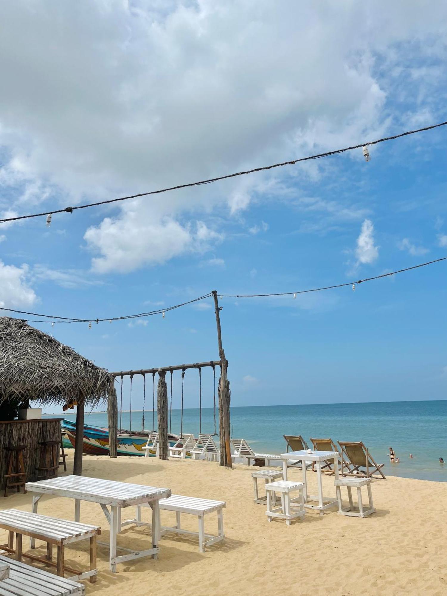 Windy Waves Kite Beach & Nature Resort Kalpitiya Exterior foto